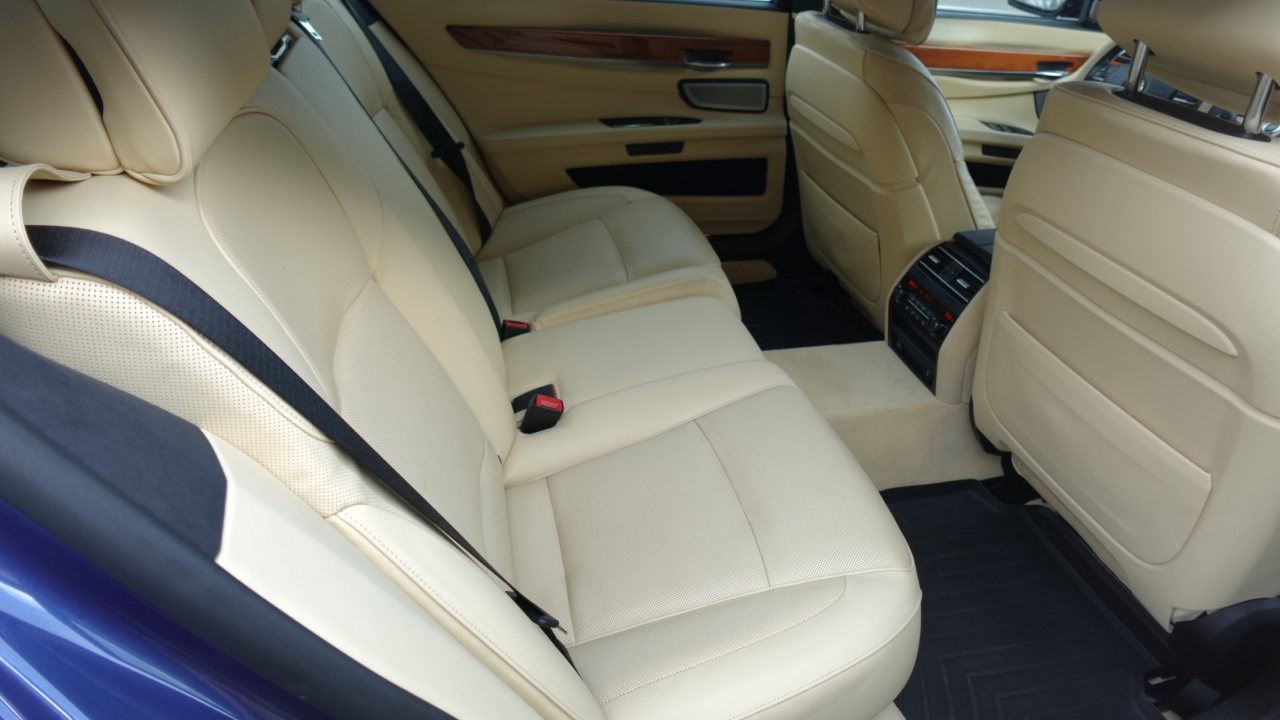 BMW 7-Series 750Li 2013