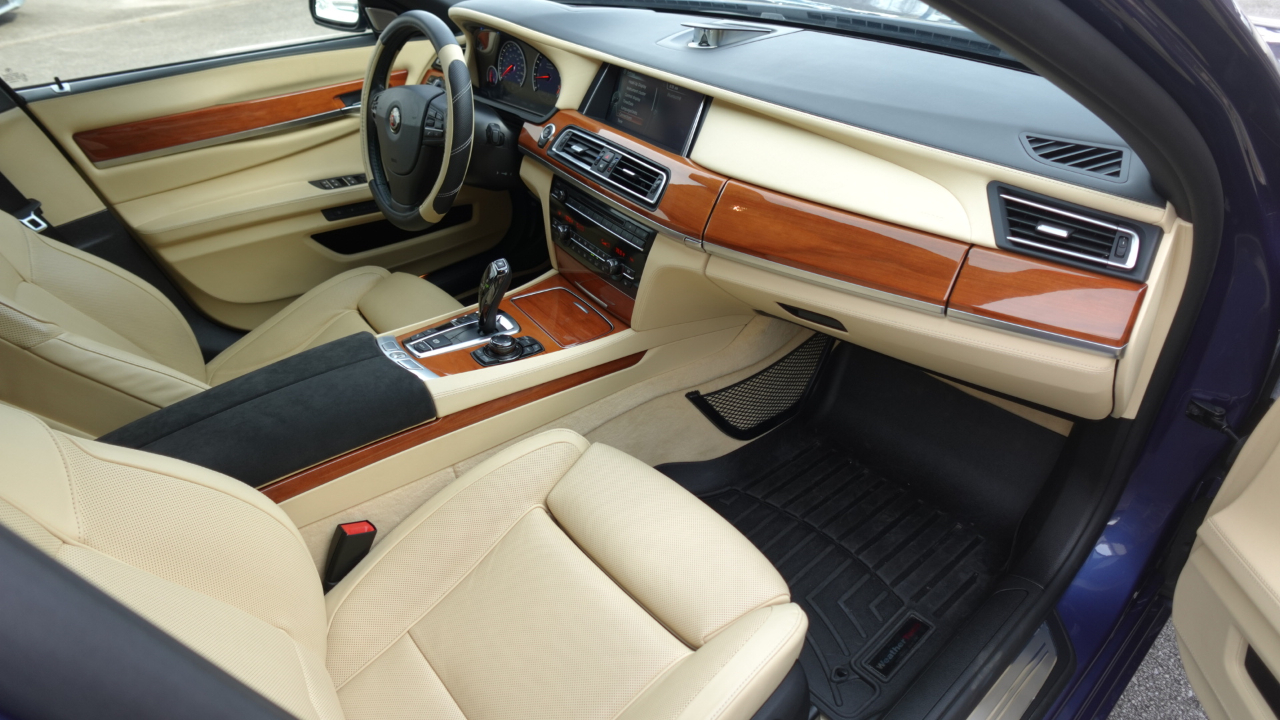 BMW 7-Series 750Li 2013