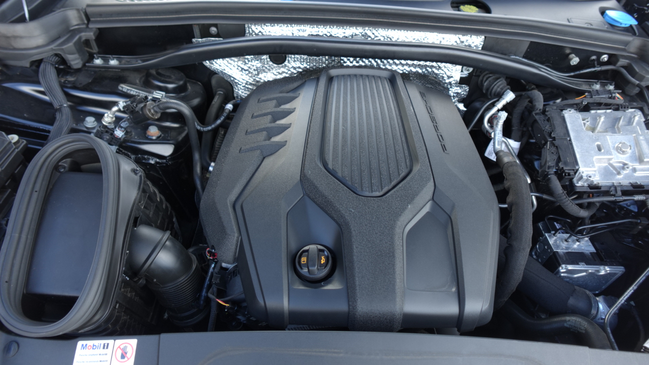 Porsche Macan Base 2023