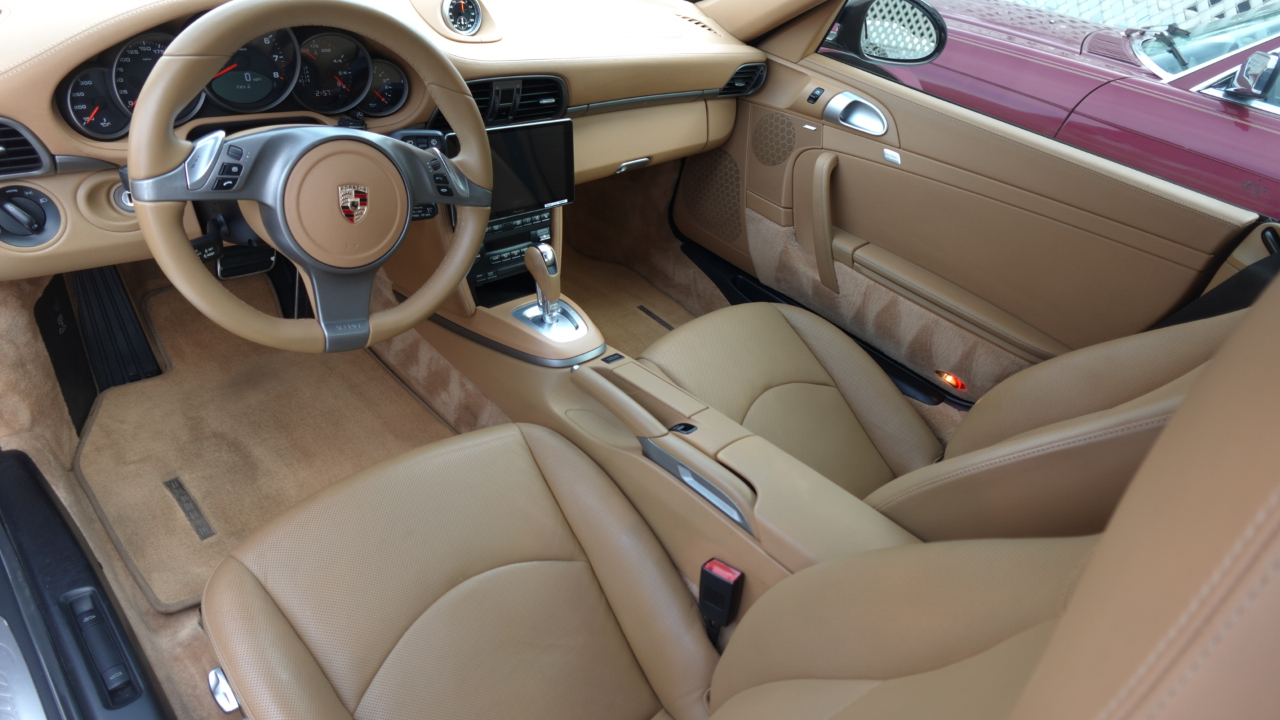 Porsche 911 Carrera Cabriolet 2010