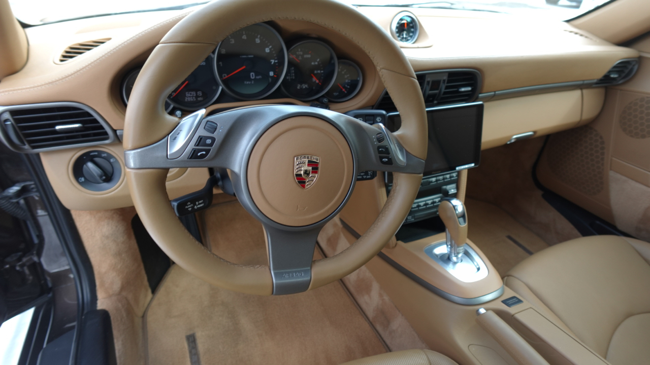 Porsche 911 Carrera Cabriolet 2010