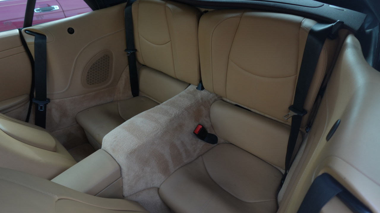 Porsche 911 Carrera Cabriolet 2010