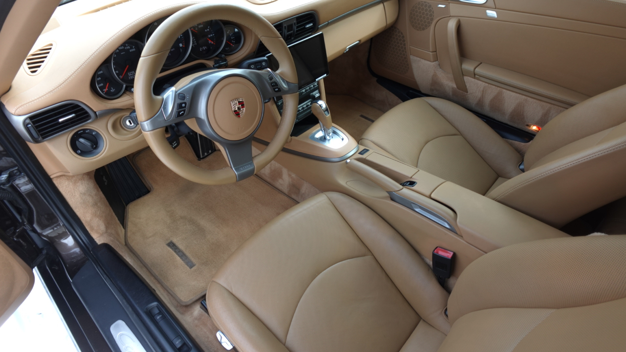 Porsche 911 Carrera Cabriolet 2010