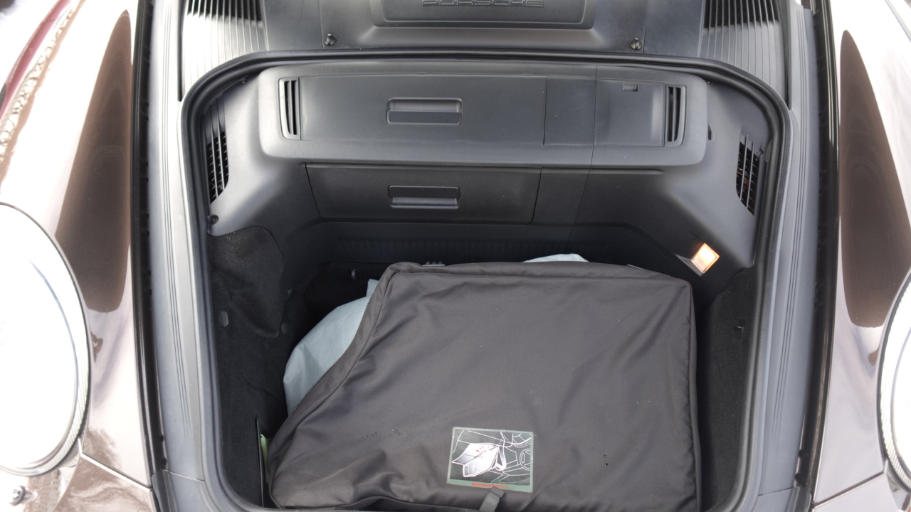 Porsche 911 Carrera Cabriolet 2010