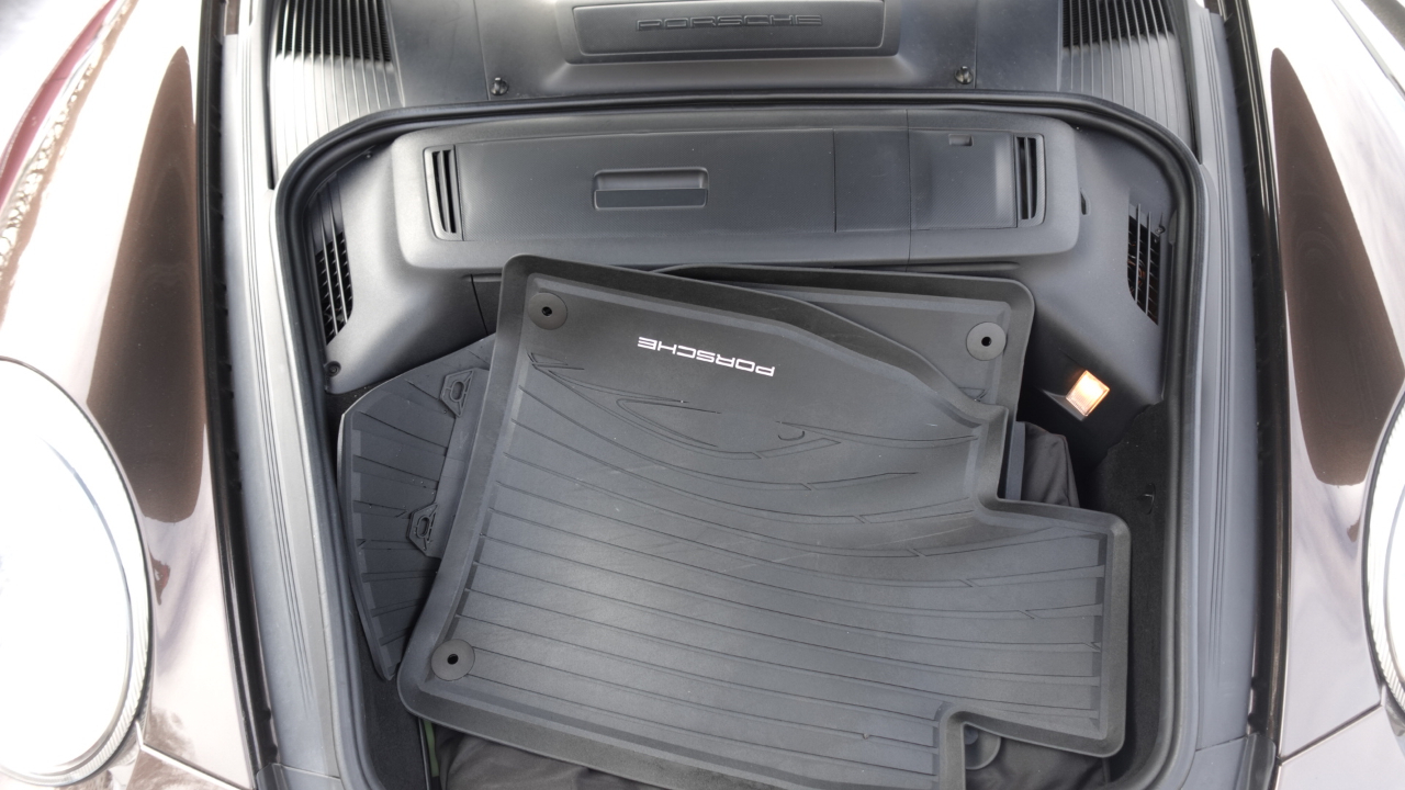 Porsche 911 Carrera Cabriolet 2010