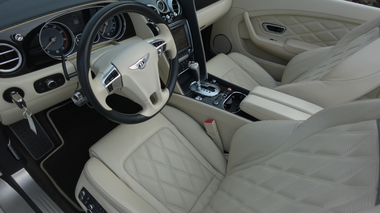 Bentley Continental GTC V8 2015