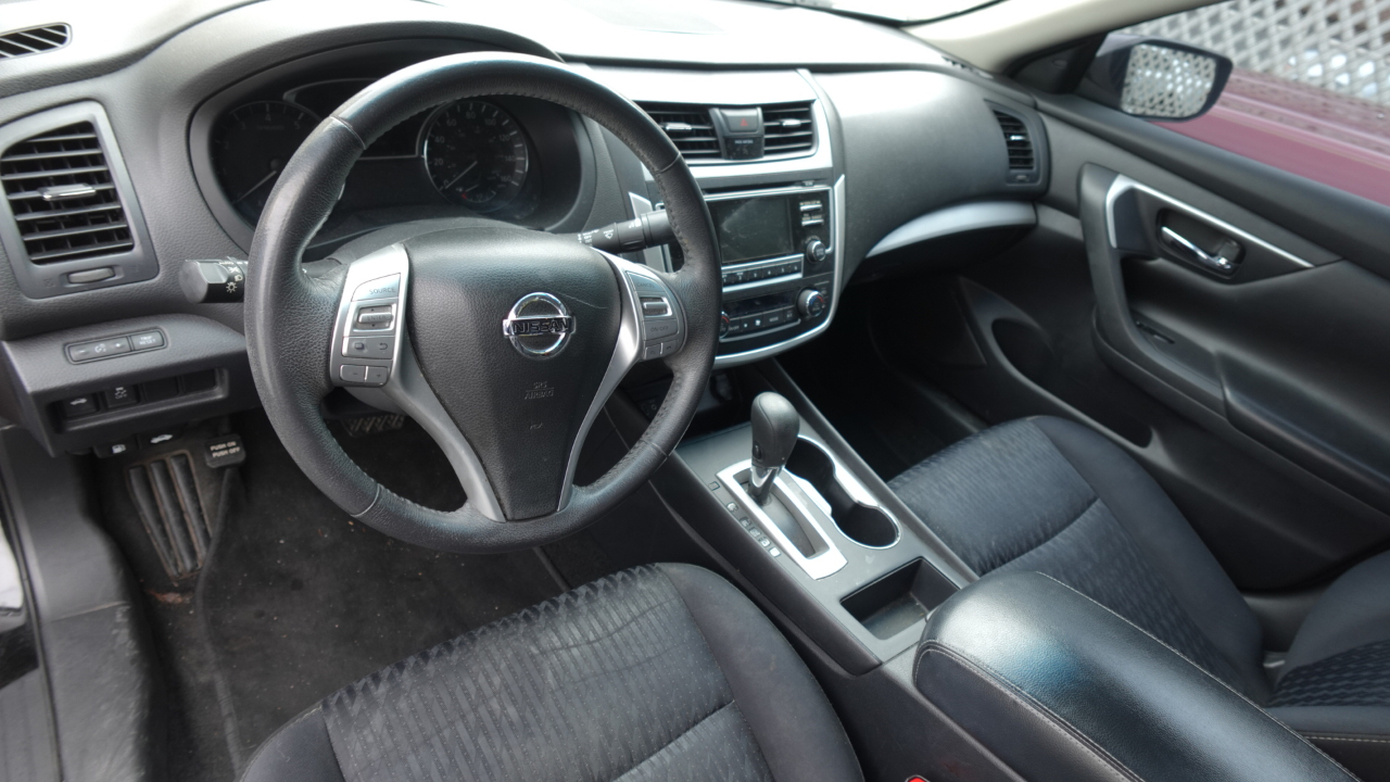 Nissan Altima 2.5 SV Sedan 2017