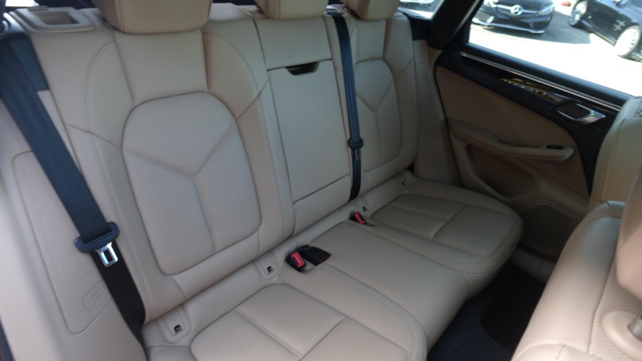 Porsche Macan Base 2023