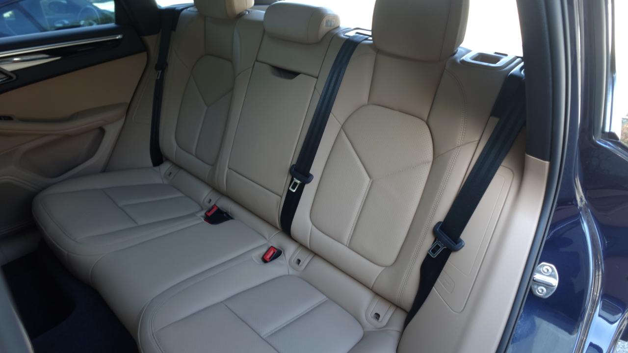 Porsche Macan Base 2022