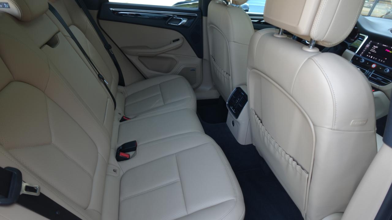 Porsche Macan Base 2022