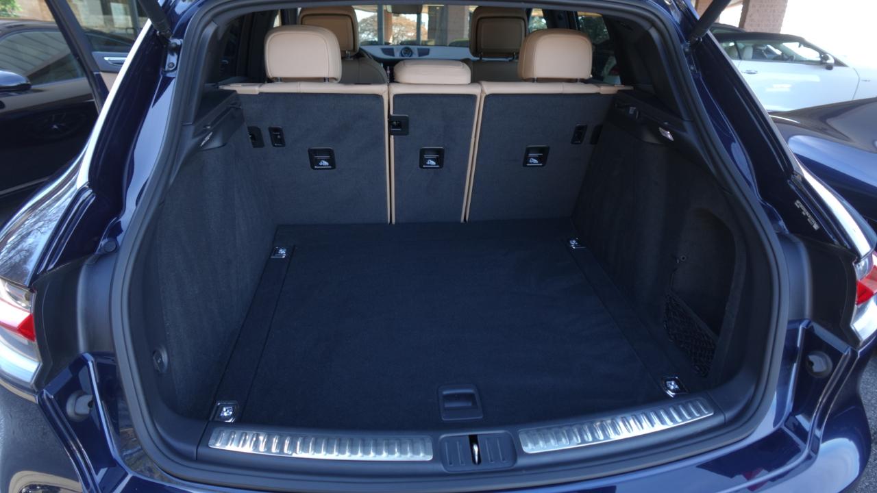 Porsche Macan Base 2022