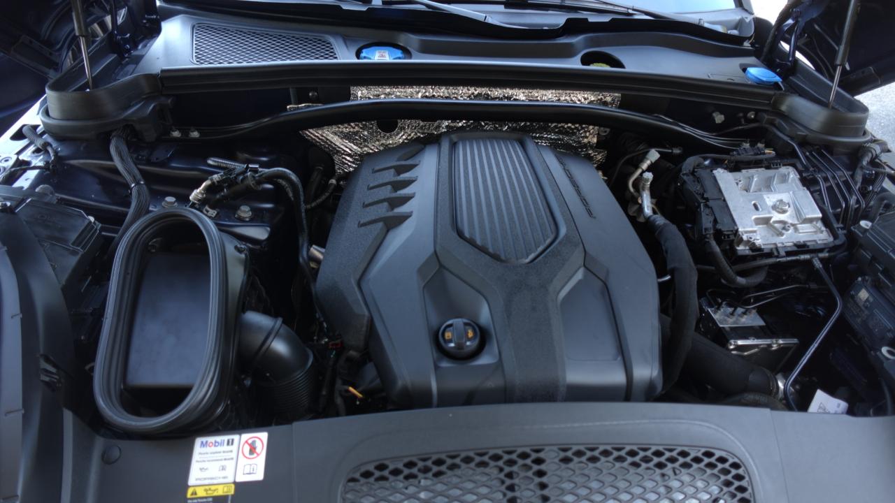 Porsche Macan Base 2022