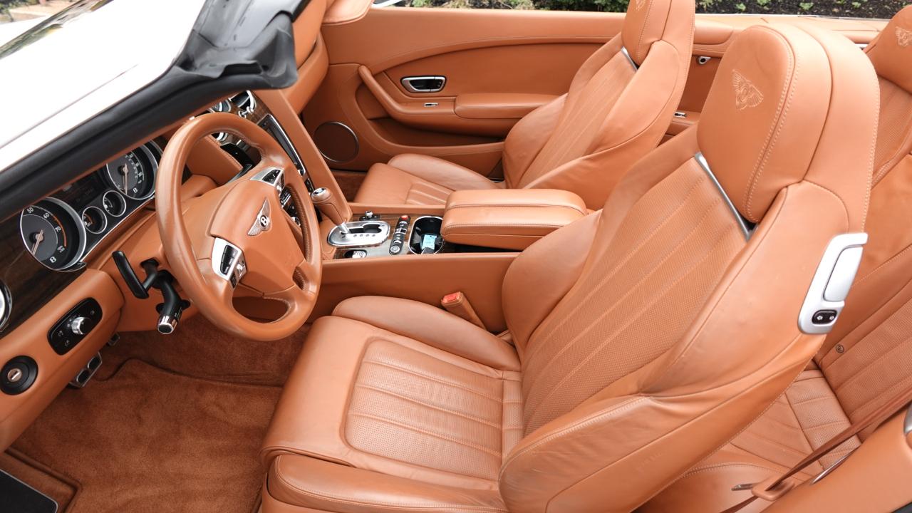 Bentley Continental GTC V8 2013