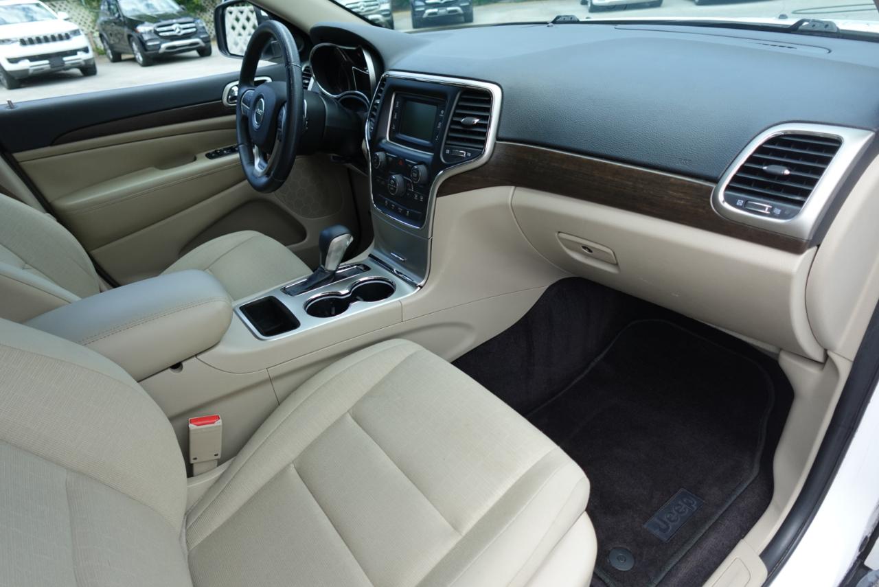 Jeep Grand Cherokee Laredo 2WD 2016