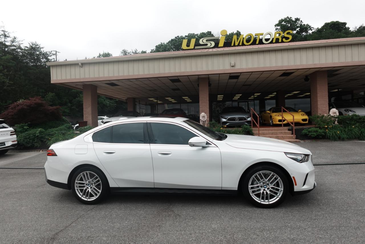 BMW 5-Series 530i xDrive 2025