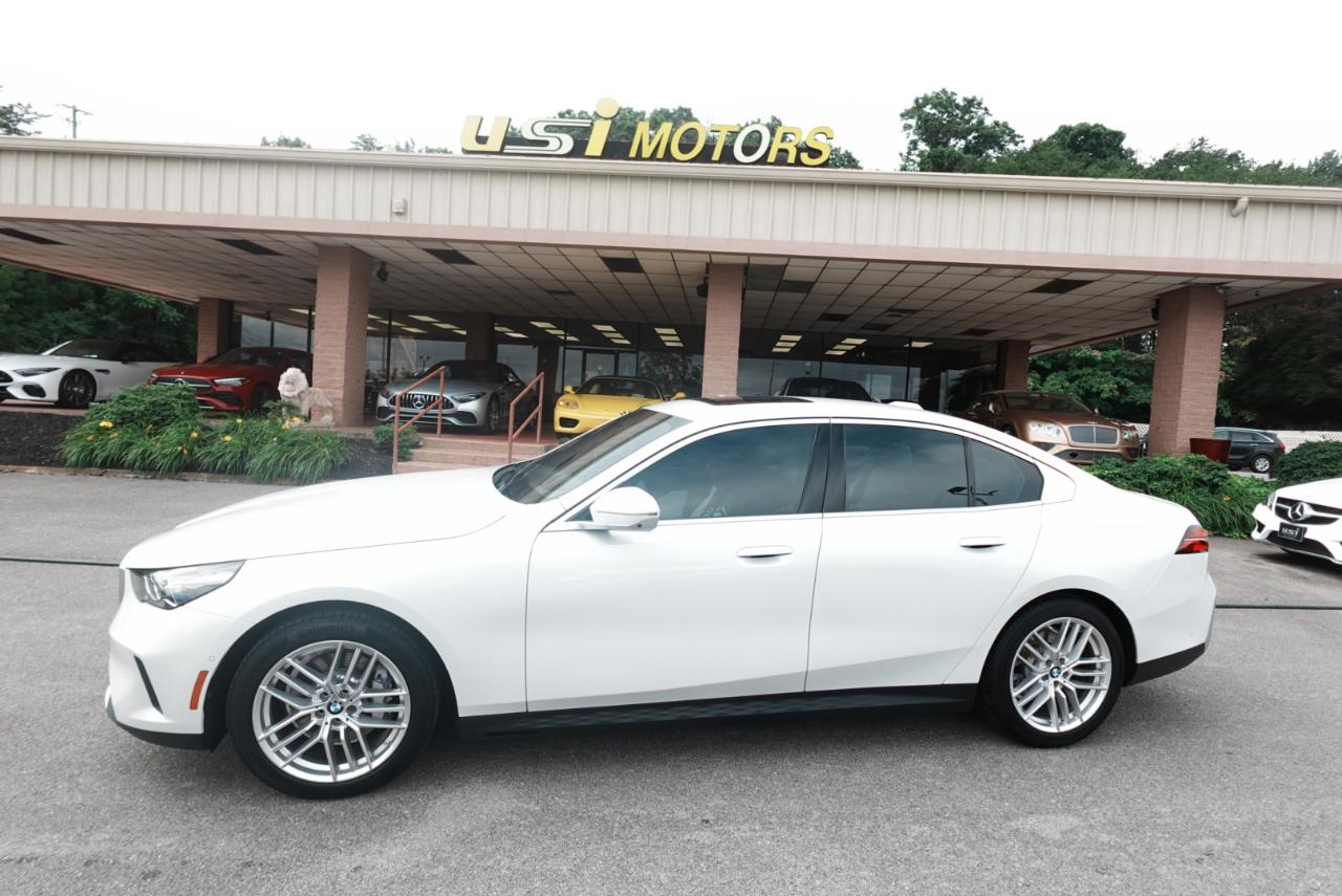 BMW 5-Series 530i xDrive 2025