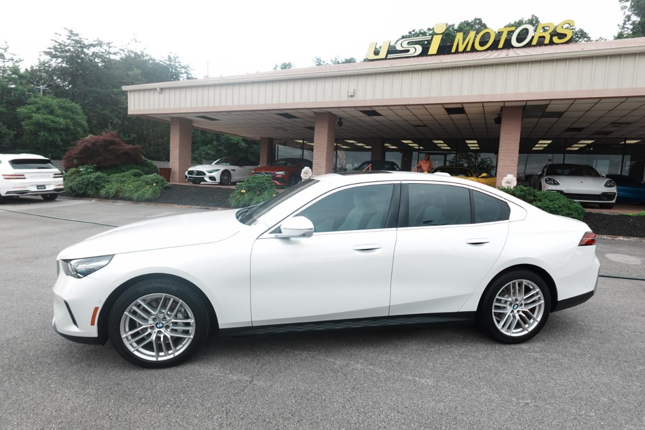 BMW 5-Series 530i xDrive 2025