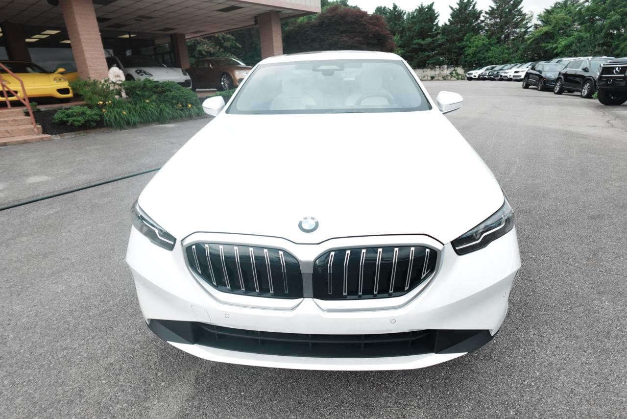 BMW 5-Series 530i xDrive 2025