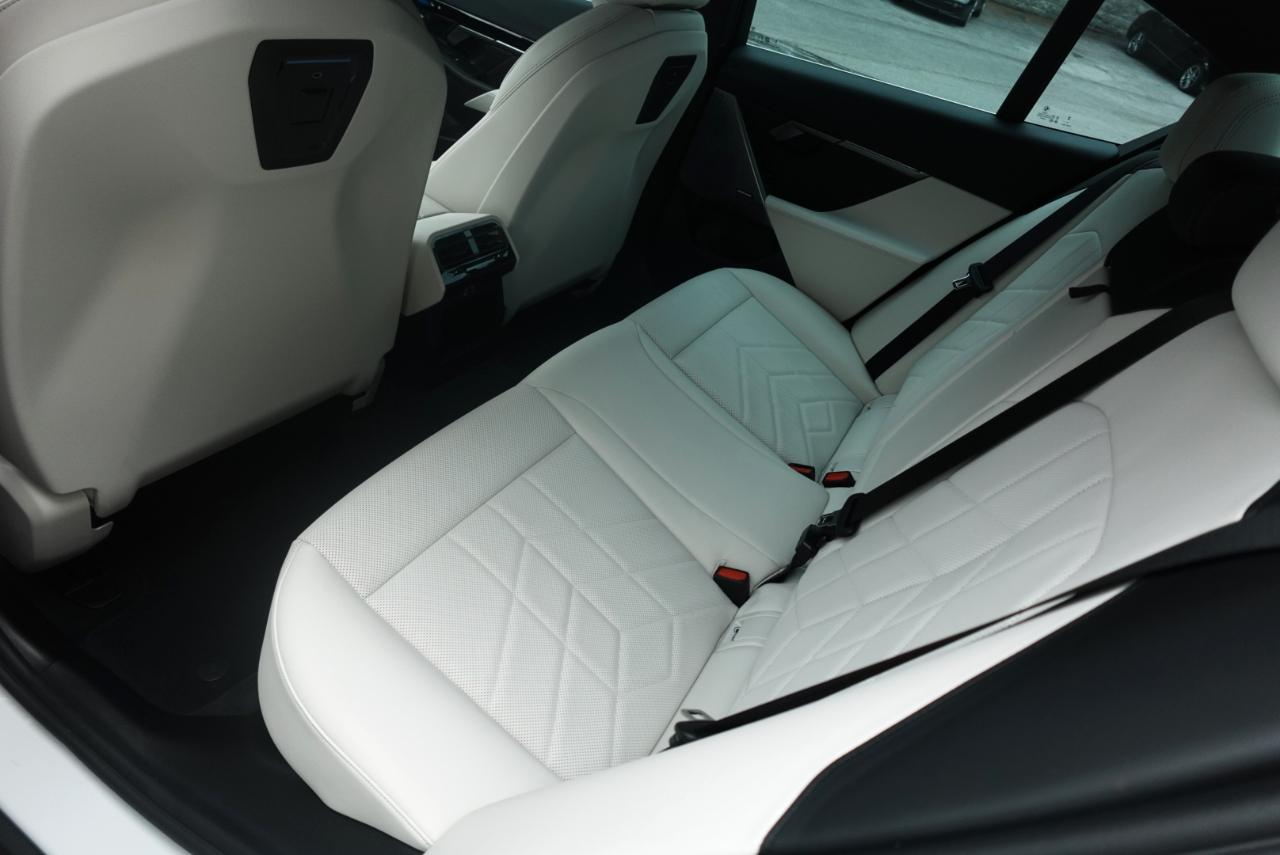 BMW 5-Series 530i xDrive 2025