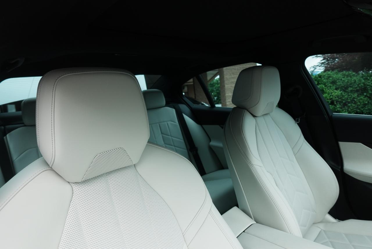 BMW 5-Series 530i xDrive 2025