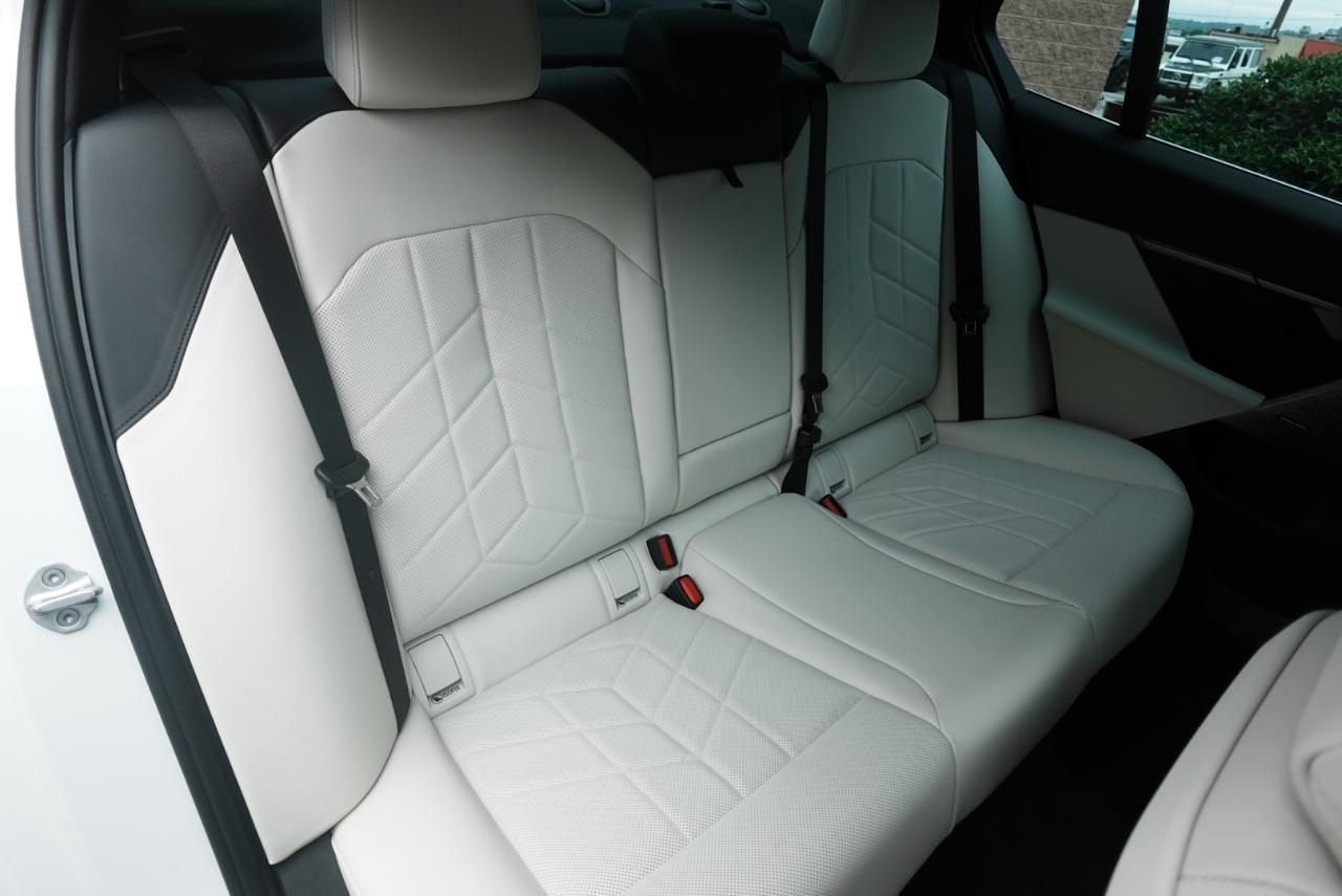 BMW 5-Series 530i xDrive 2025