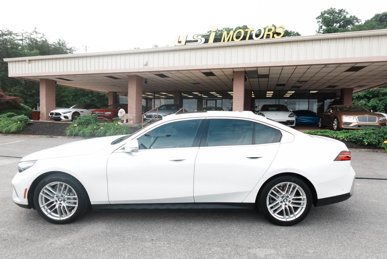 BMW 5-Series 530i xDrive 2025