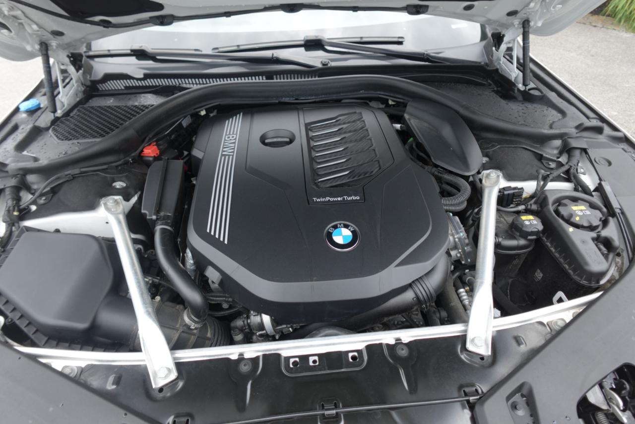 BMW 8-Series 840i xDrive 2022