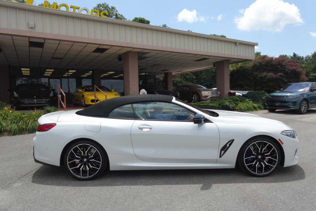 BMW 8-Series M850i xDrive Convertible 2024
