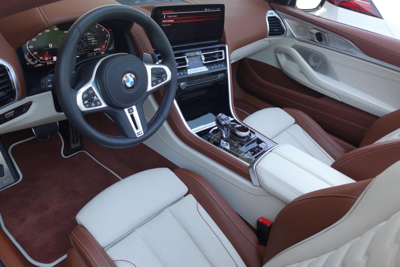 BMW 8-Series M850i xDrive Convertible 2024