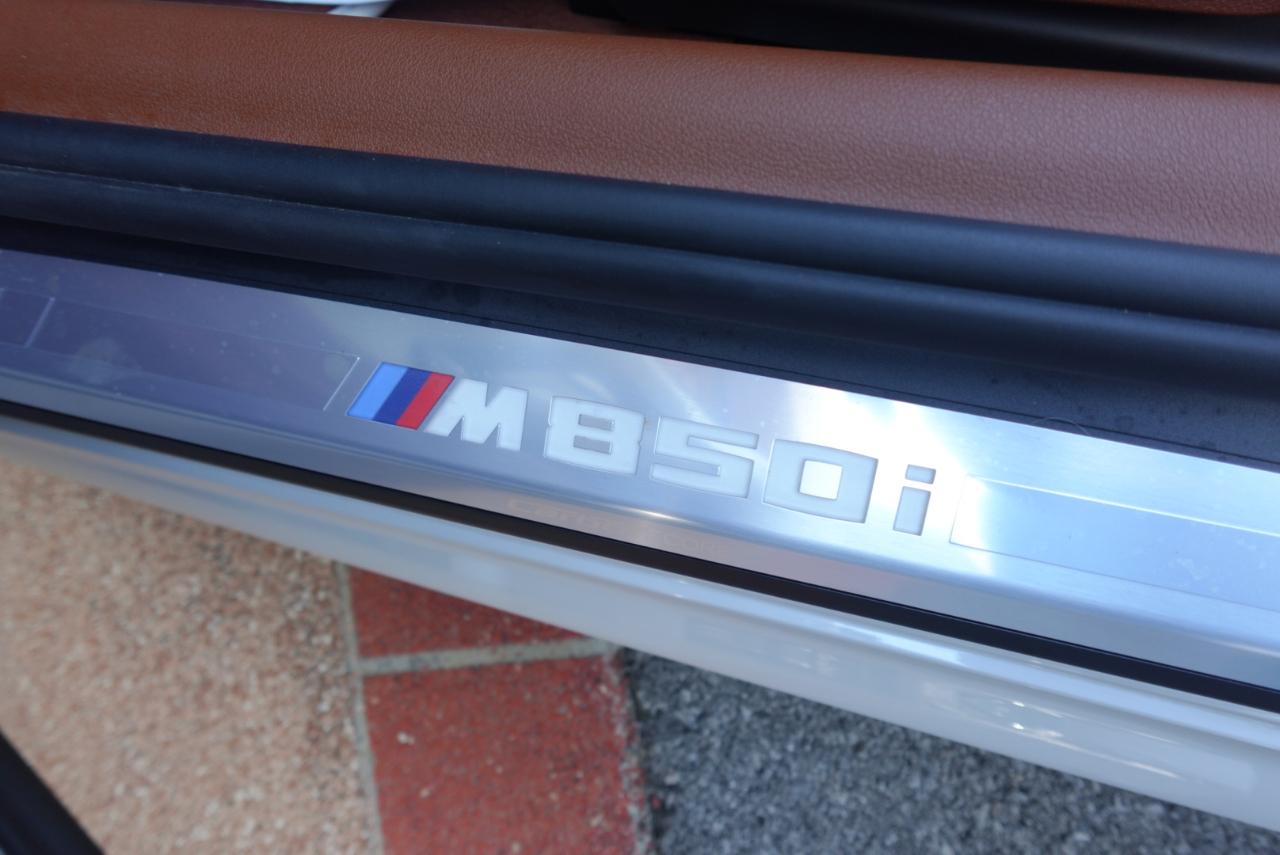 BMW 8-Series M850i xDrive Convertible 2024