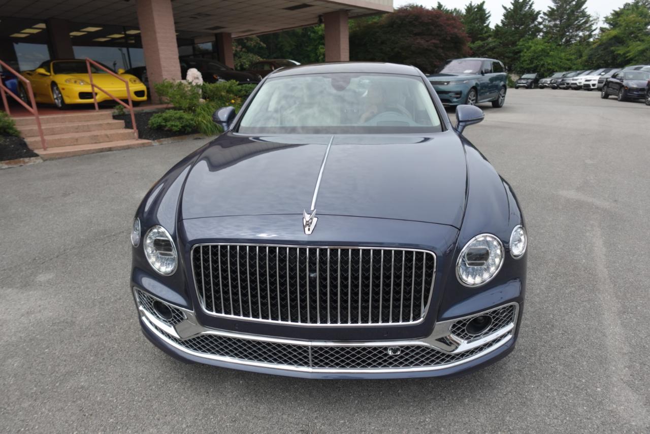 Bentley Flying Spur V8 2023