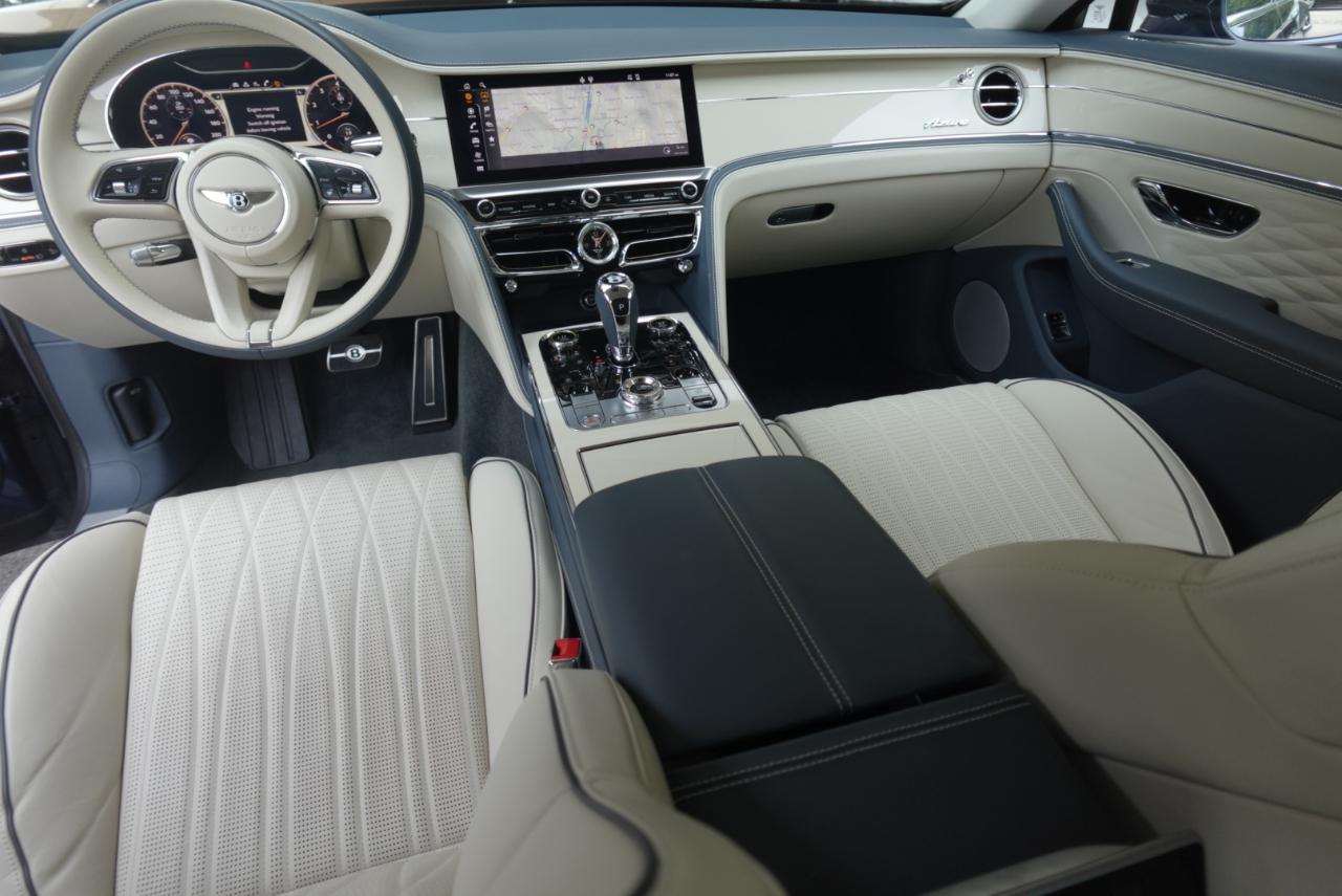 Bentley Flying Spur V8 2023