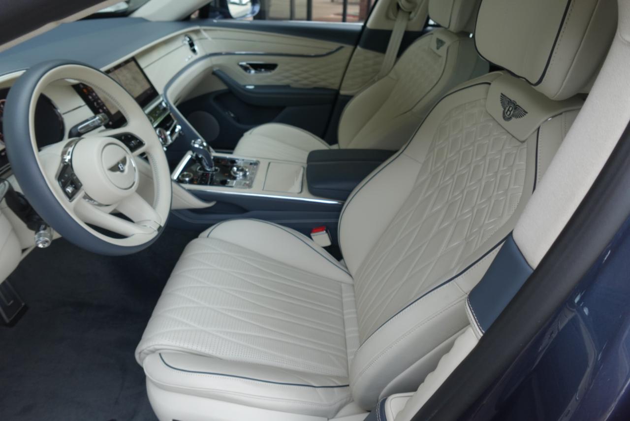 Bentley Flying Spur V8 2023