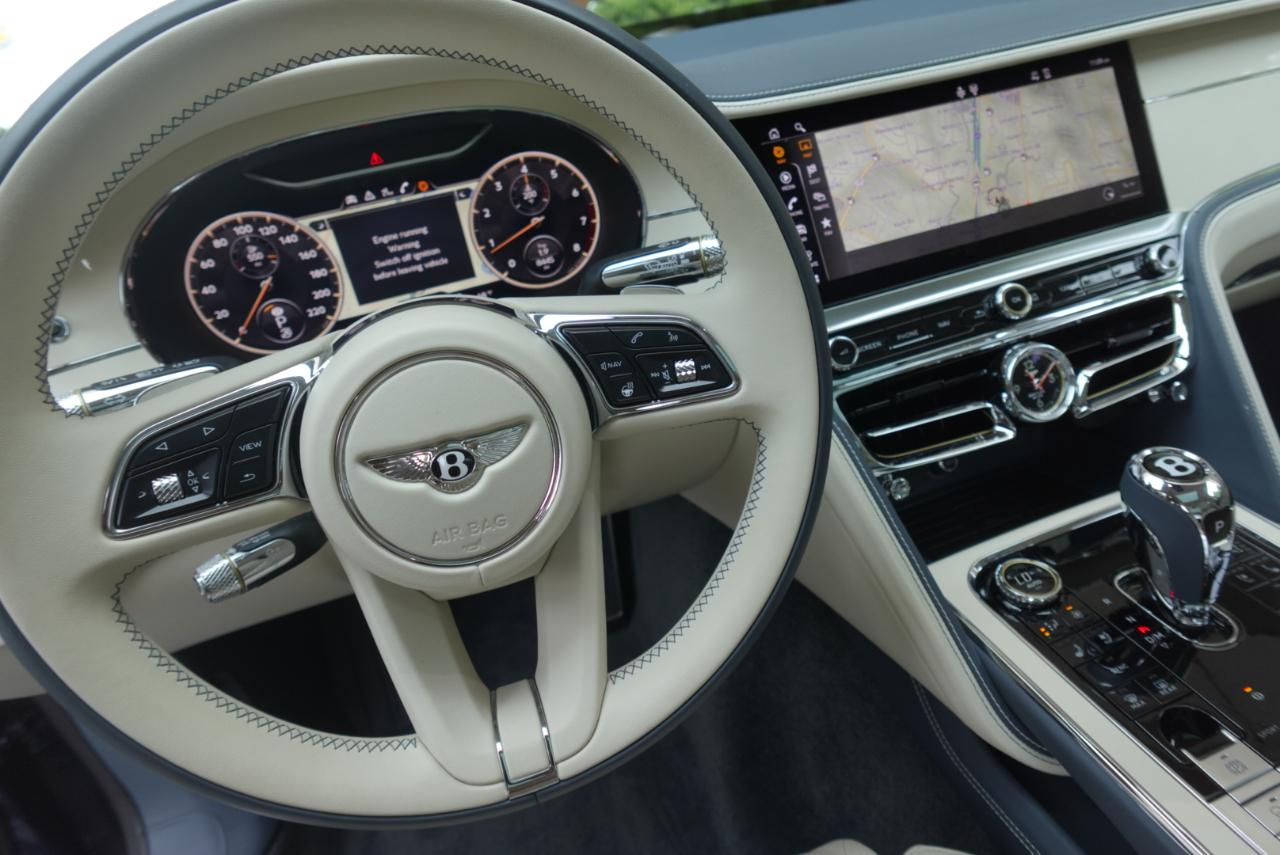 Bentley Flying Spur V8 2023