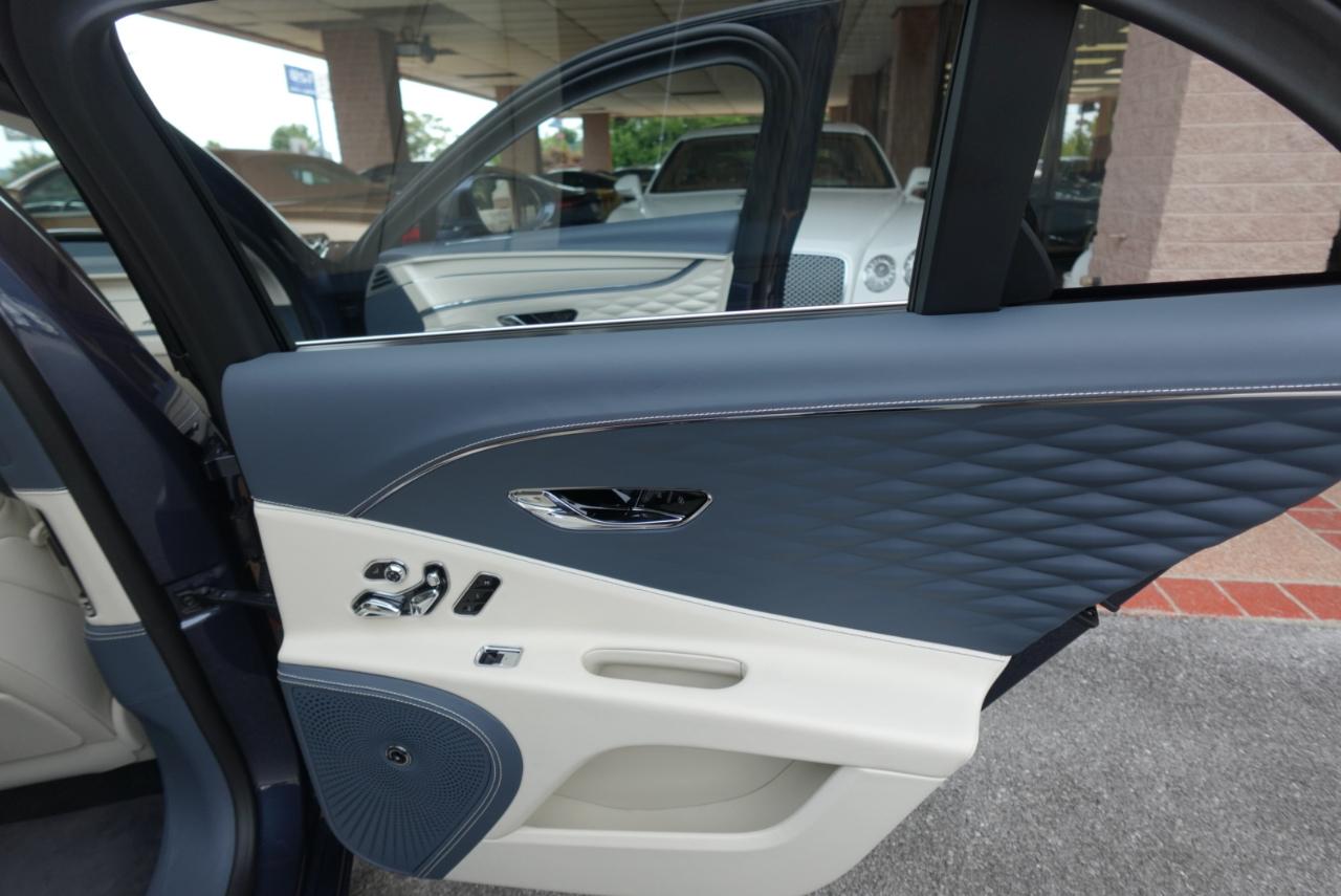Bentley Flying Spur V8 2023