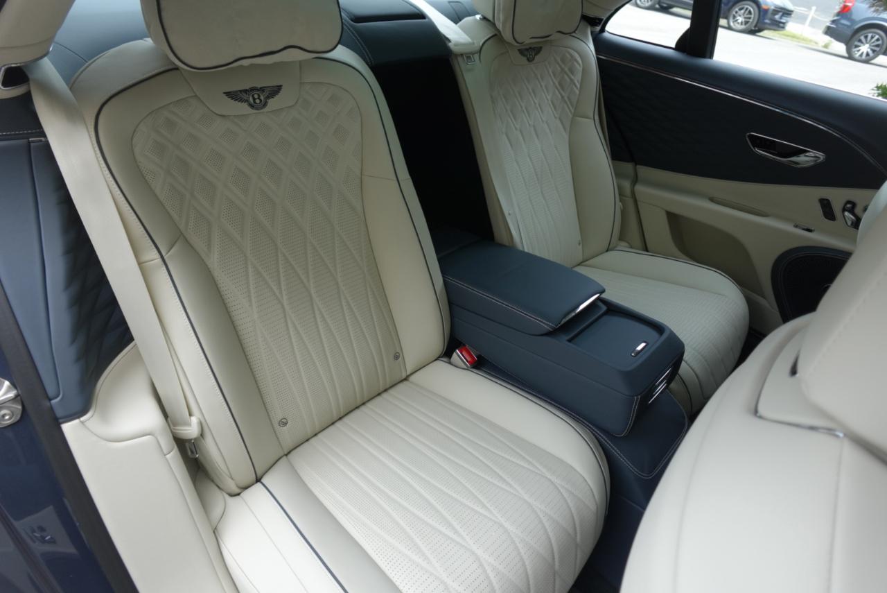 Bentley Flying Spur V8 2023