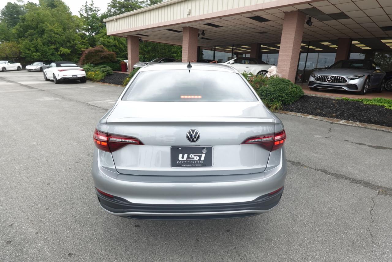 Volkswagen Jetta SE 2024