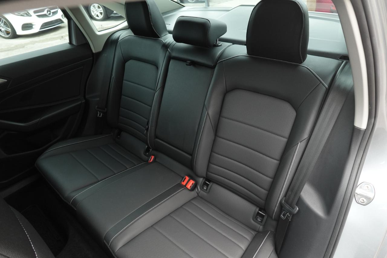 Volkswagen Jetta SE 2024