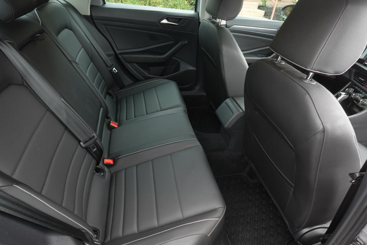Volkswagen Jetta SE 2024