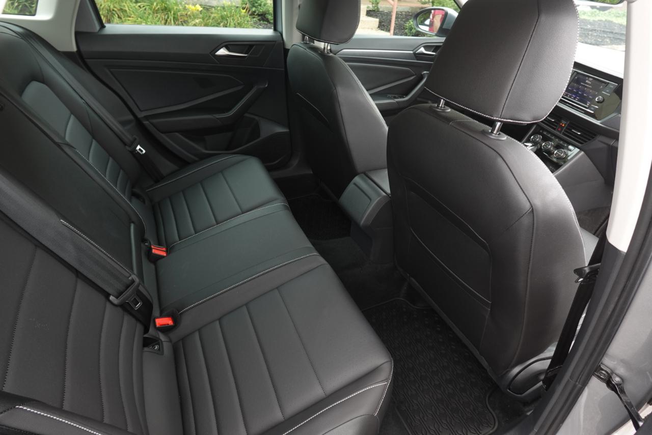 Volkswagen Jetta SE 2024