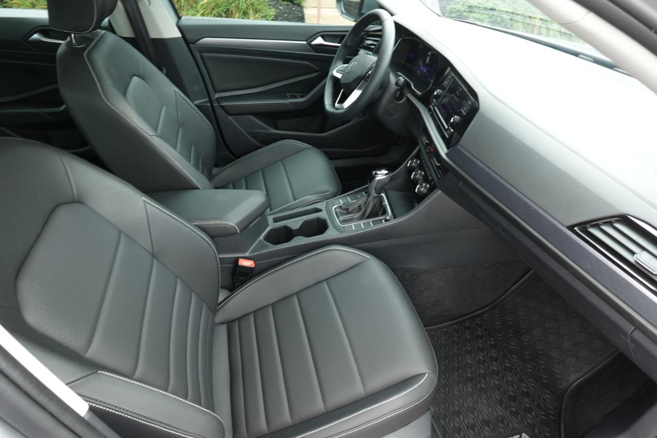 Volkswagen Jetta SE 2024