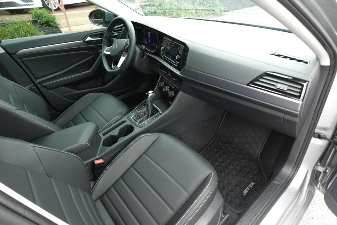 Volkswagen Jetta SE 2024