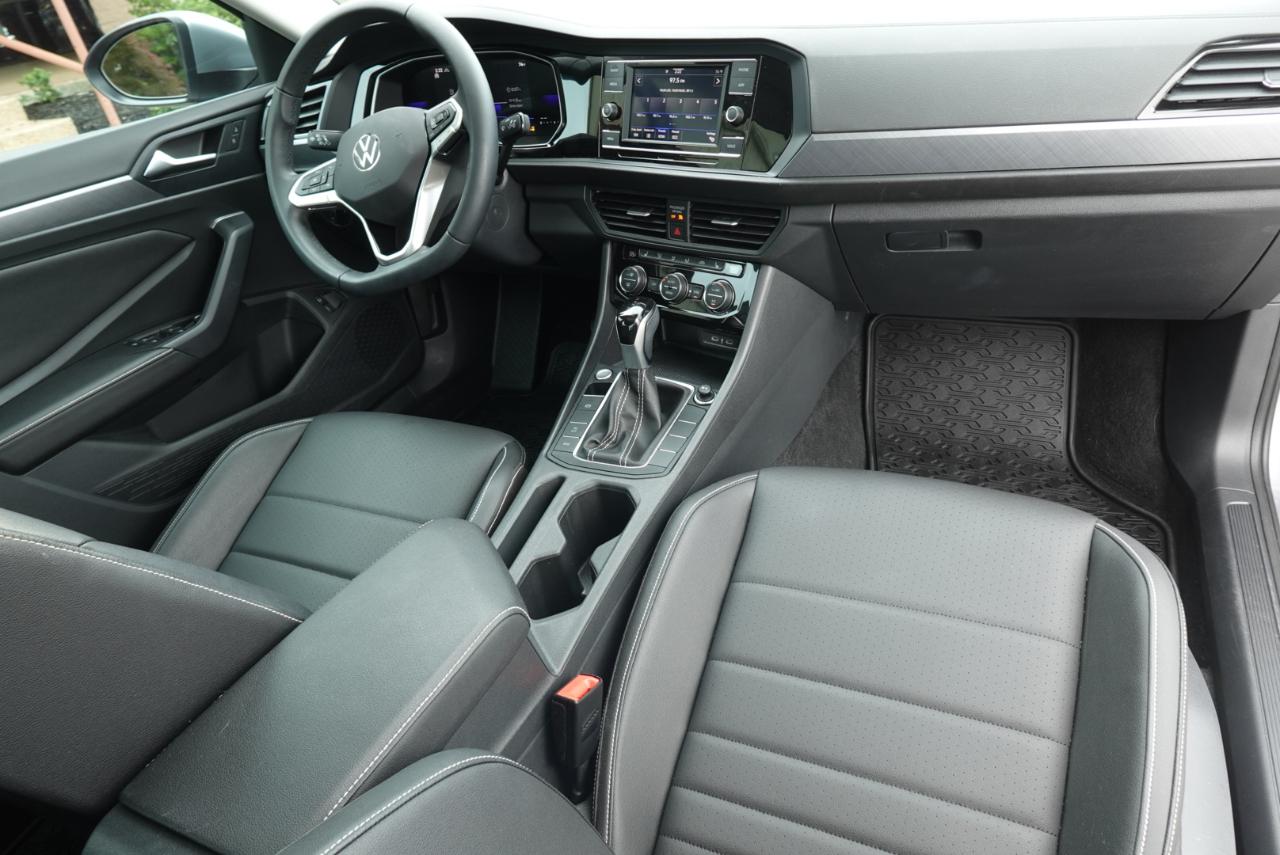 Volkswagen Jetta SE 2024