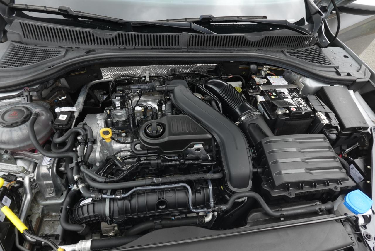 Volkswagen Jetta SE 2024