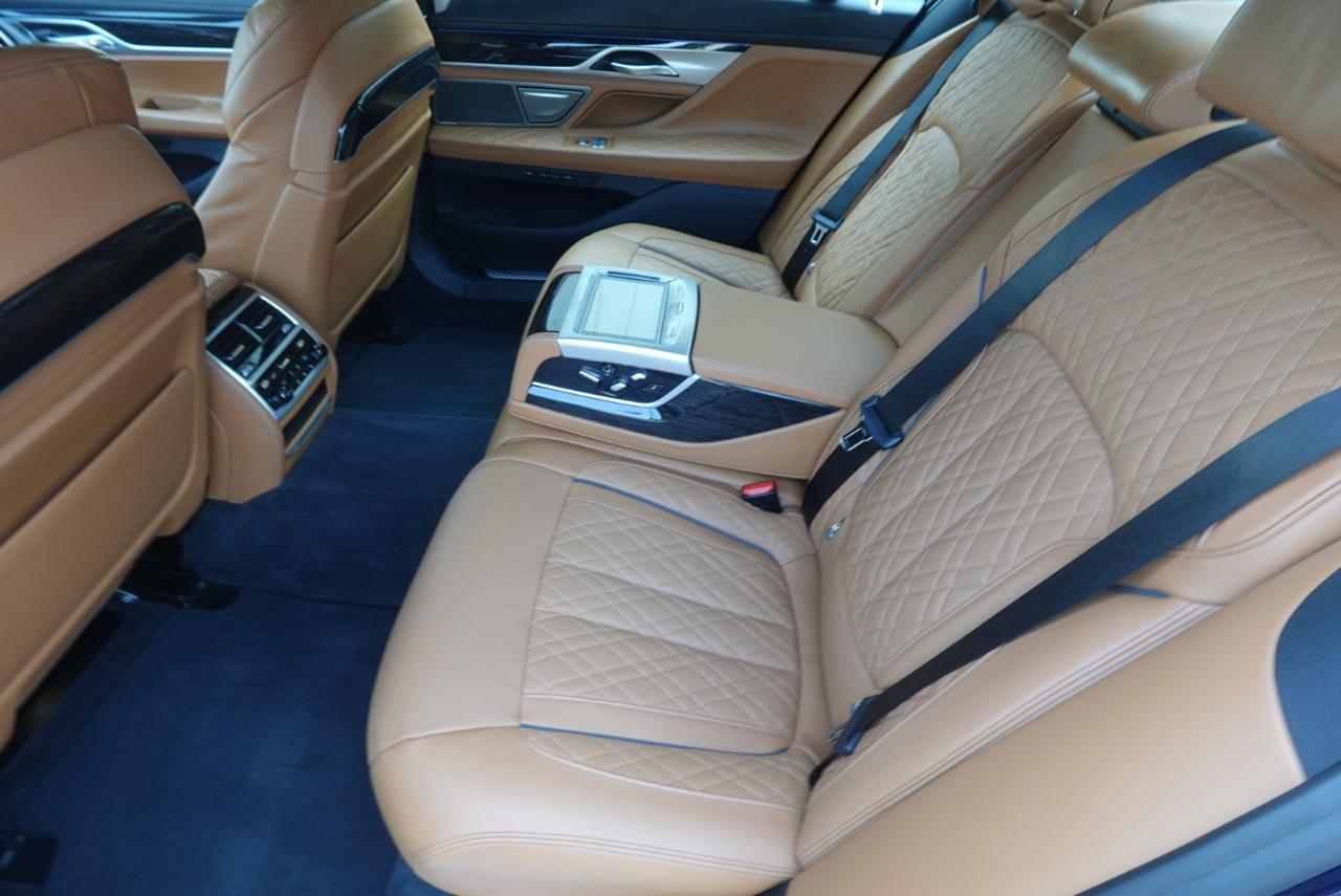 BMW 7-Series 750i xDrive 2021