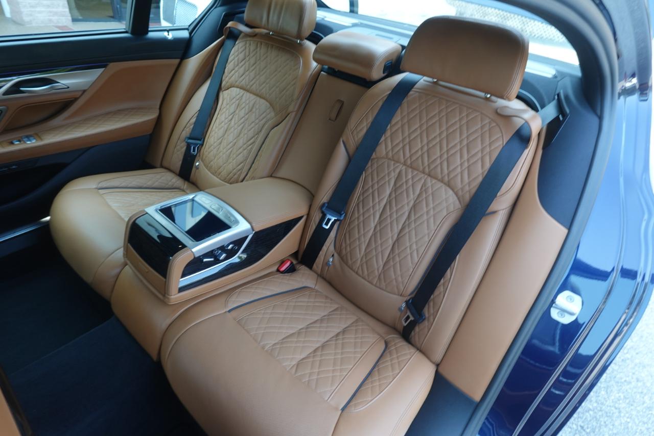 BMW 7-Series 750i xDrive 2021