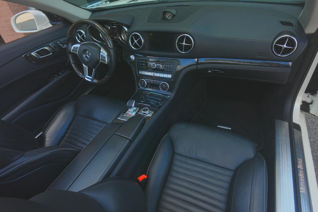 Mercedes-Benz SL-Class SL550R 2013