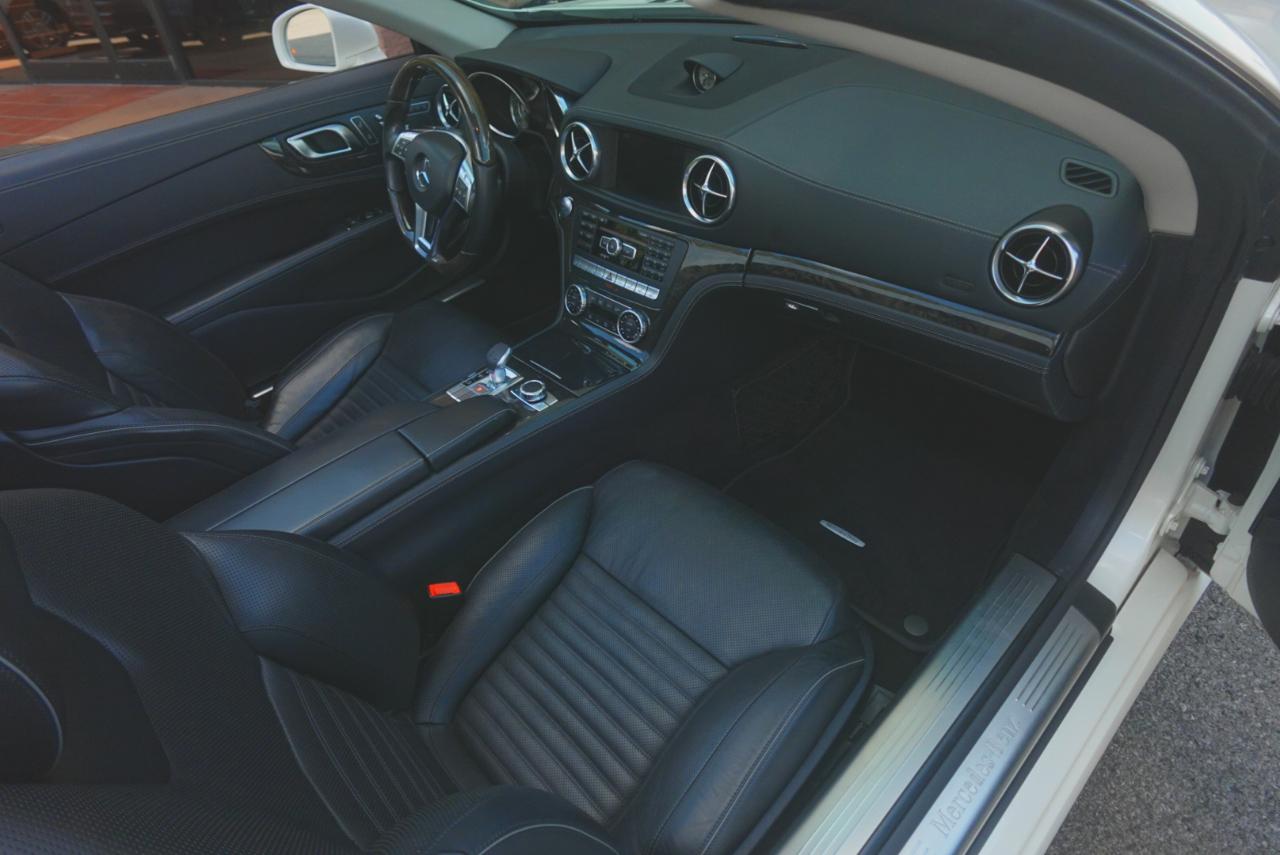 Mercedes-Benz SL-Class SL550R 2013