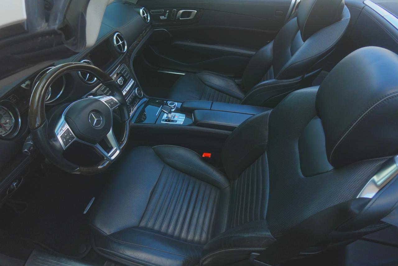 Mercedes-Benz SL-Class SL550R 2013