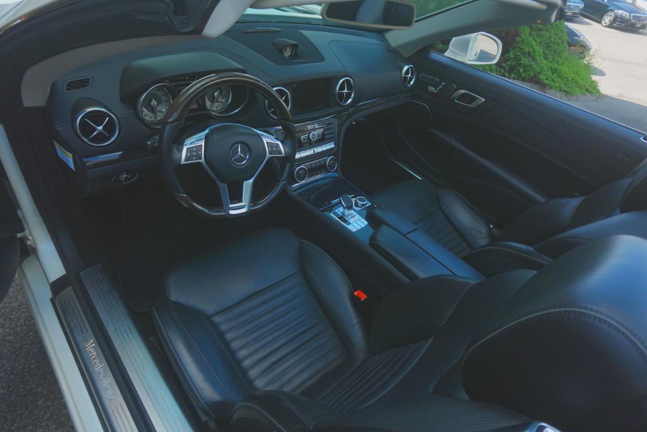 Mercedes-Benz SL-Class SL550R 2013